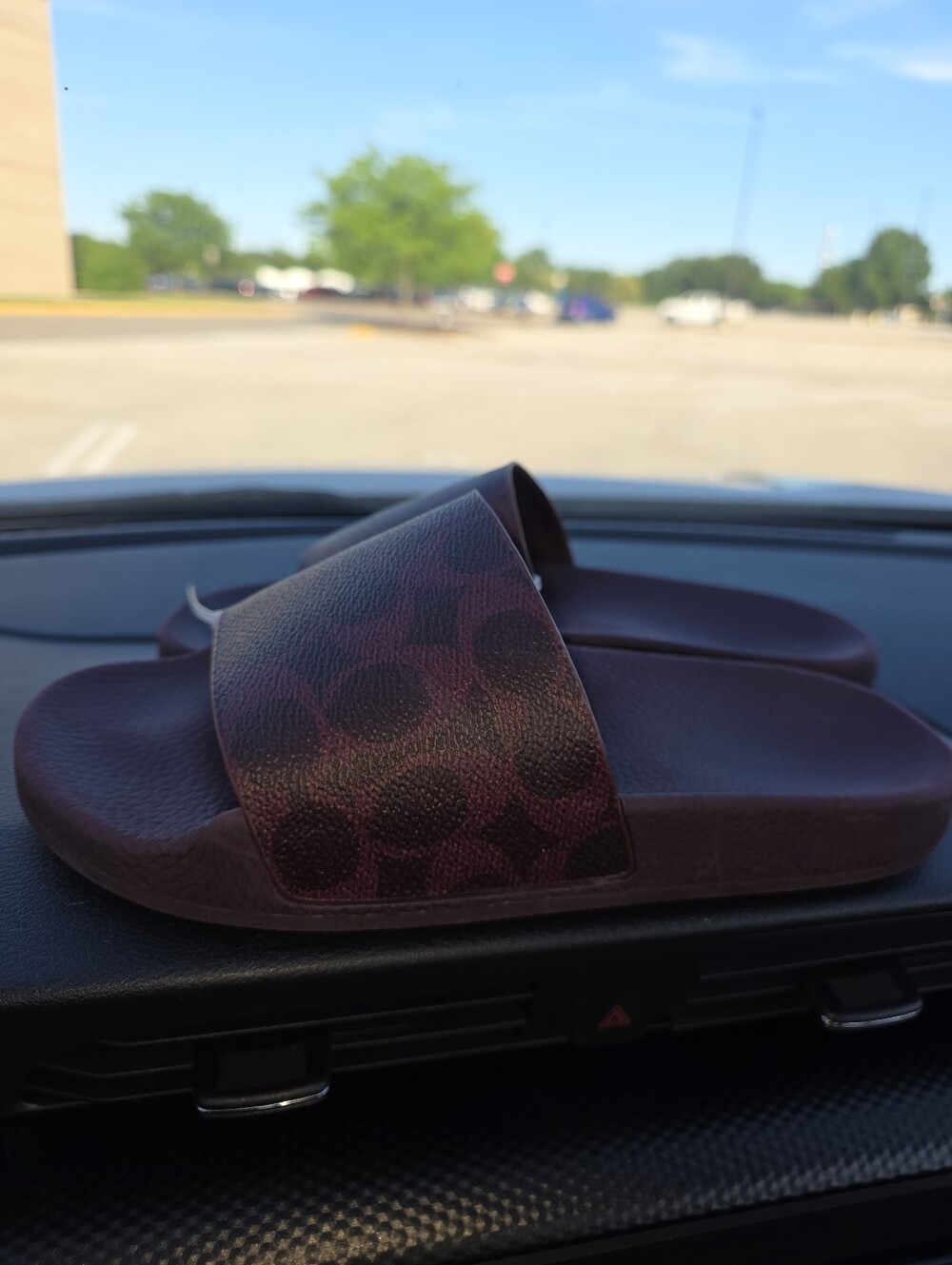 NWT- NIB Coach Udele Women Maroon Slide Sandal with Signature Pattern (No Box) - Picture 5 of 7